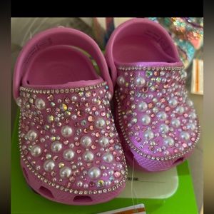 Worn crocs toddler size 2-3